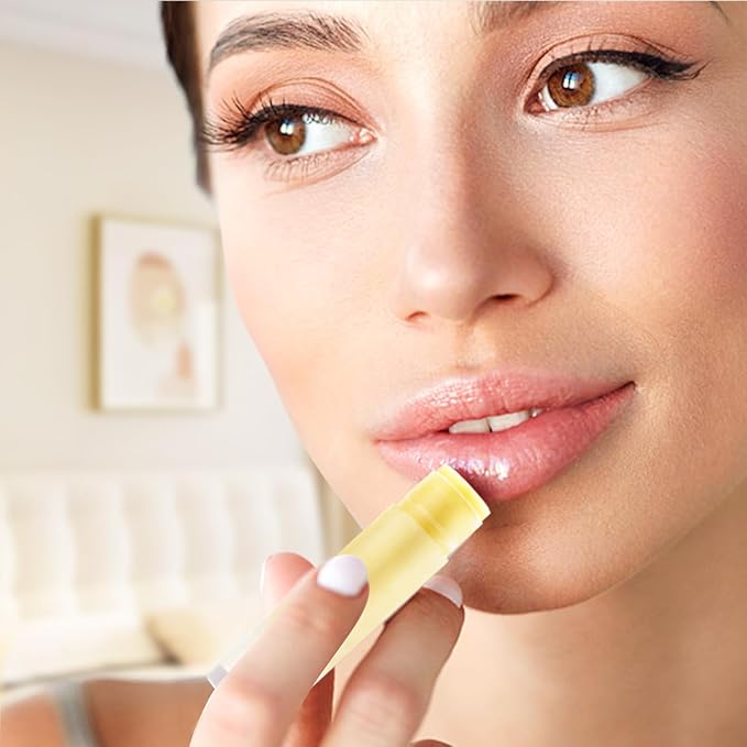 100 Pcs 5.5ml Bulk Empty Lip Balm Tubes Refillable Plastic Lip Gloss Container Travel Lipstick Tubes Chapstick Tubes Holder For DIY Homemade Lip Balm (clear)