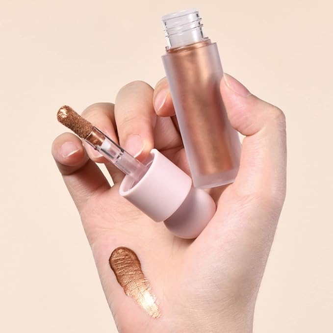 Liquid Highlighter Natural Glow For Face & Body, Waterproof Moisturizing Light Liquid Luminizer For Long Lasting Shimmer, Contour Highlighter Stick Easy to Apply with Cushion Applicator (#4 Candlelight)