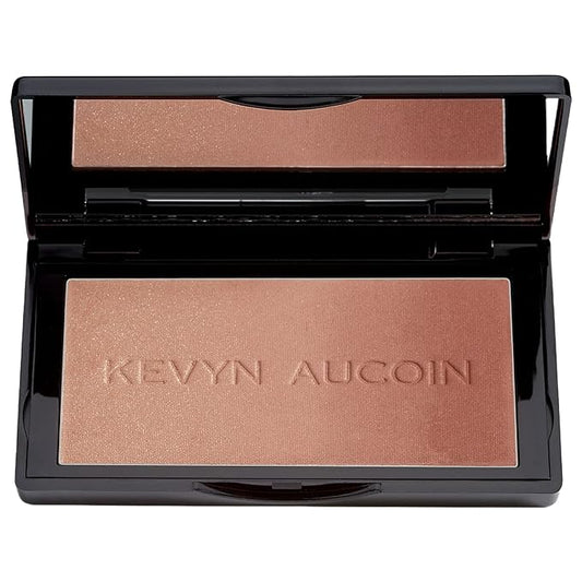 Kevyn Aucoin The Neo-Bronzer, Sundown Deep: 3 in 1 makeup palette. Highlighter, blush & bronzer in one smooth gradient makeup compact. Shimmer & matte in light, medium & deep. Sun-kissed to bronzed.