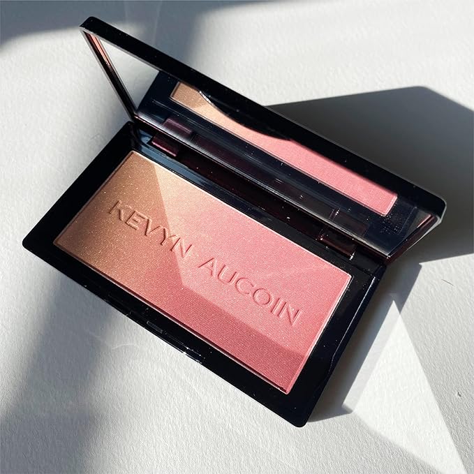 Kevyn Aucoin The Neo-Blush, Grapevine: Blush makeup compact. Trio palette of gradient colors. Blends pearl, satin & matte finishes for highlighting cheeks. Personalized looks - natural to pop of color
